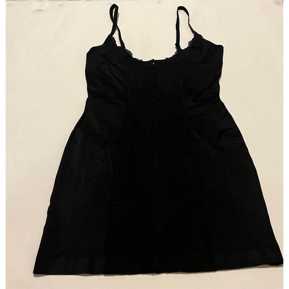 Victoria's Secret black so curvaceous shaping slip - Picture 1 of 5